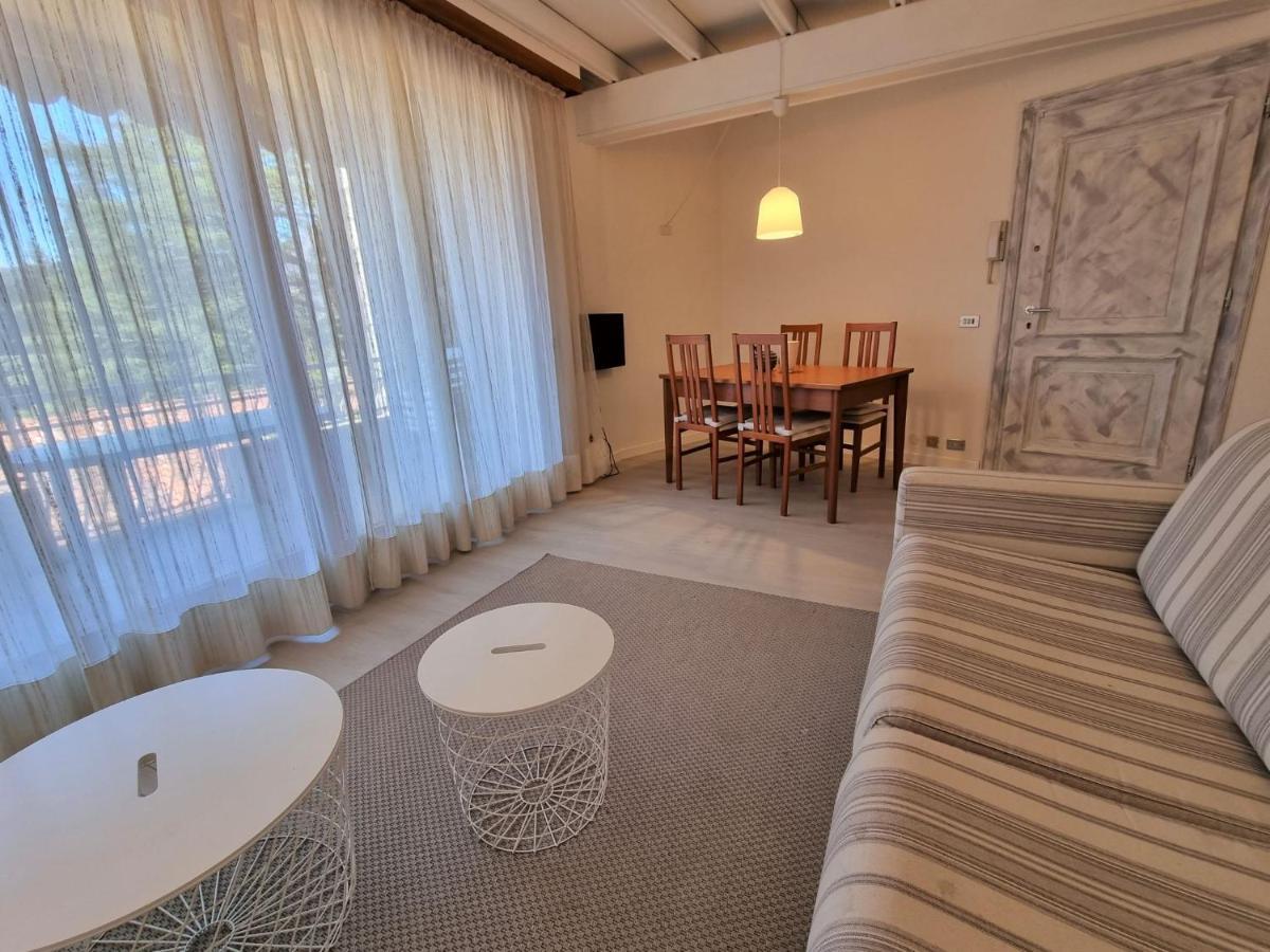 Apartment Hermitage-5 By Interhome Porto Valtravaglia Eksteriør billede